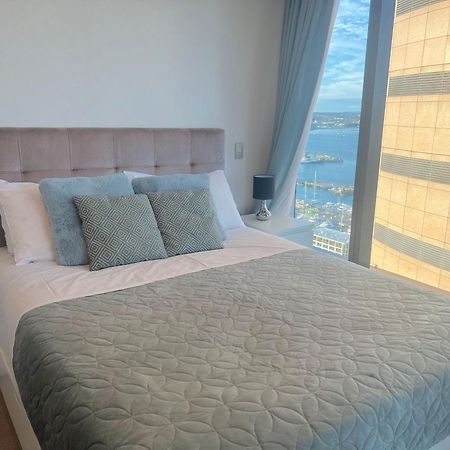 Magnificent Harbour View Skytower View Apartment In Cbd โอ๊คแลนด์ ภายนอก รูปภาพ