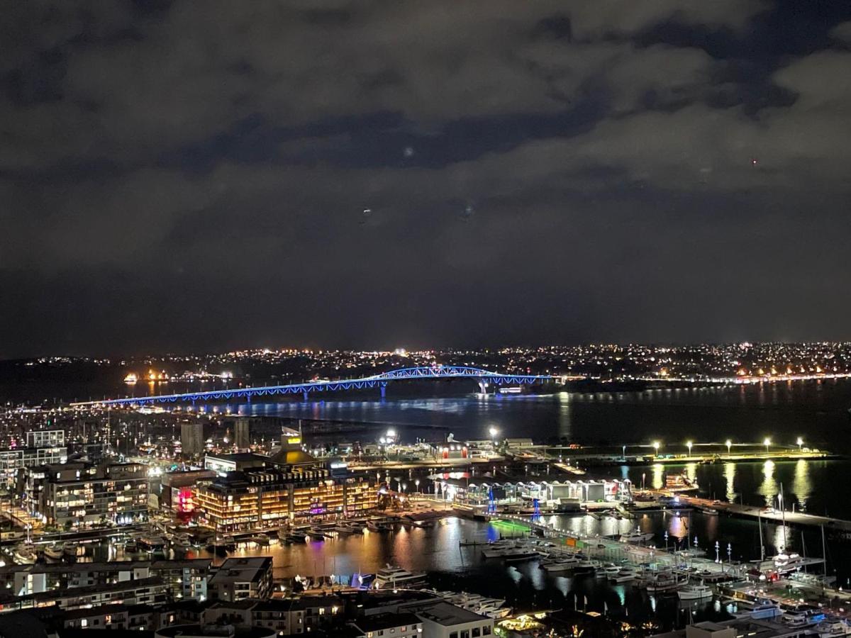 Magnificent Harbour View Skytower View Apartment In Cbd โอ๊คแลนด์ ภายนอก รูปภาพ