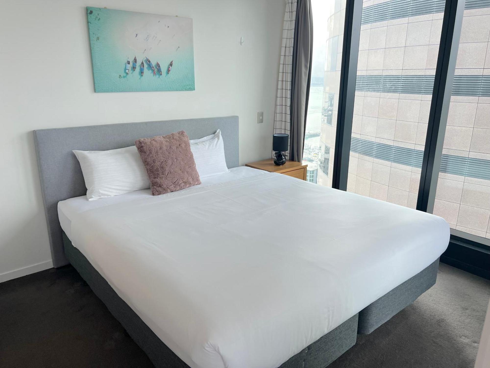 Magnificent Harbour View Skytower View Apartment In Cbd โอ๊คแลนด์ ภายนอก รูปภาพ