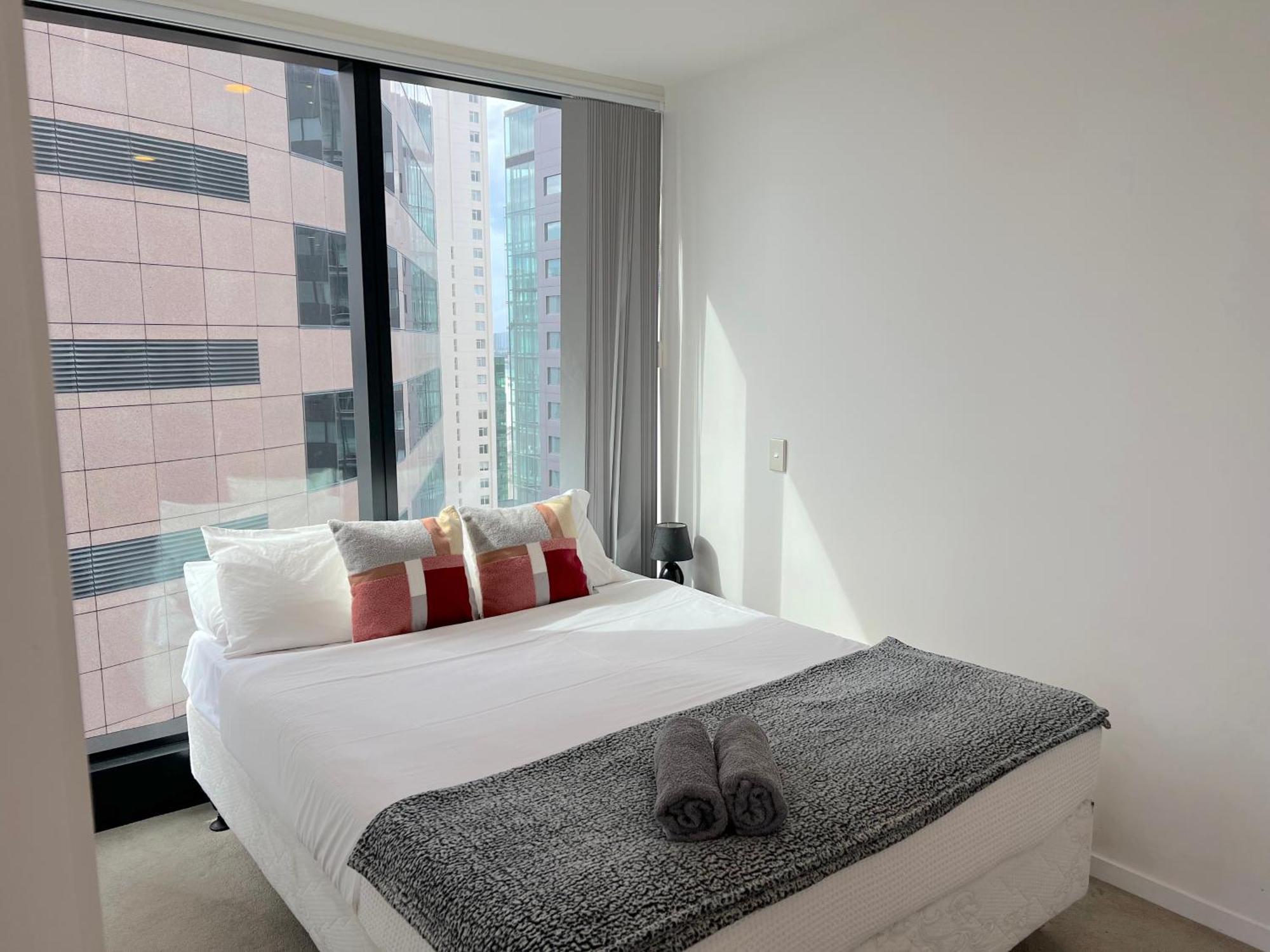 Magnificent Harbour View Skytower View Apartment In Cbd โอ๊คแลนด์ ภายนอก รูปภาพ