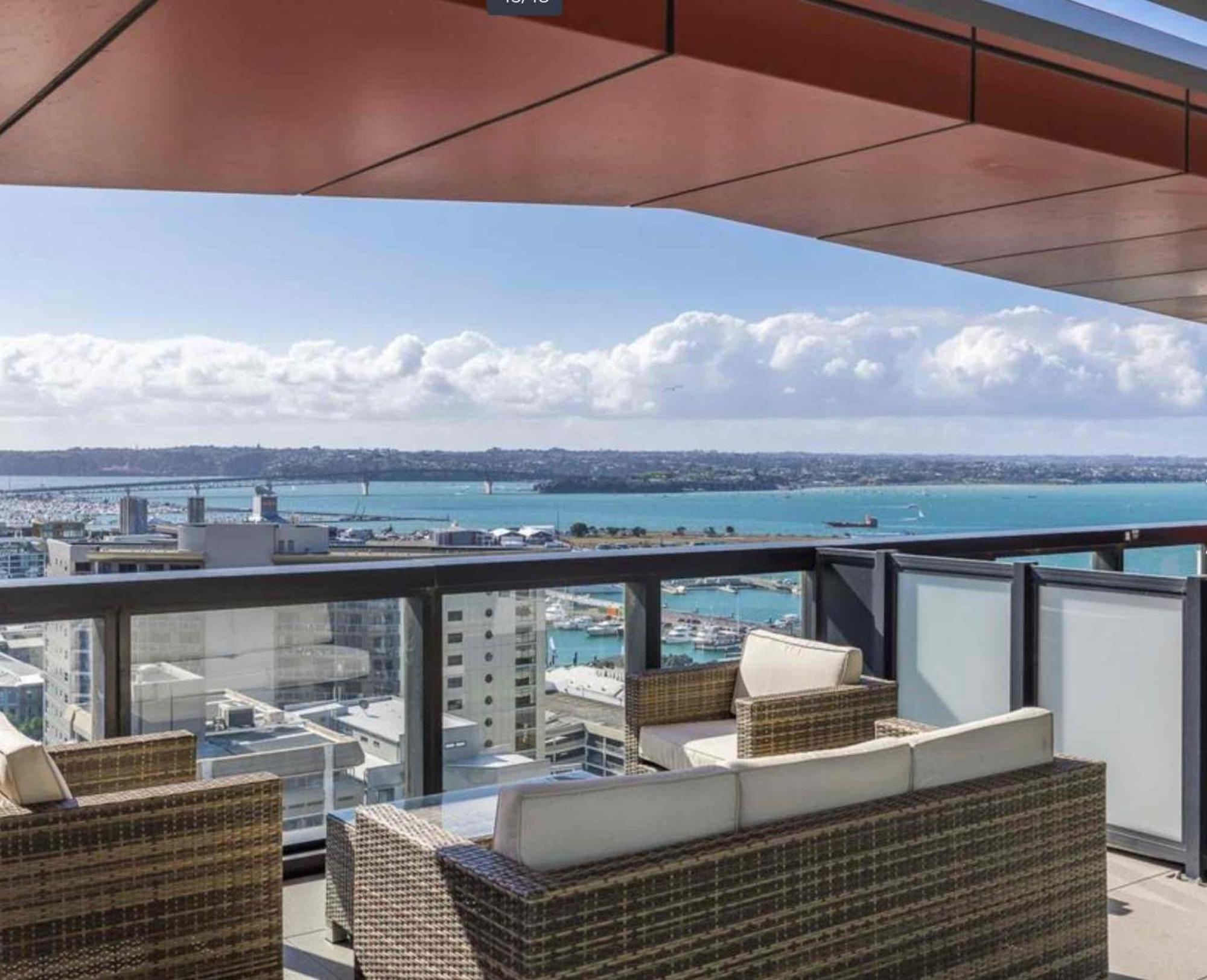Magnificent Harbour View Skytower View Apartment In Cbd โอ๊คแลนด์ ภายนอก รูปภาพ